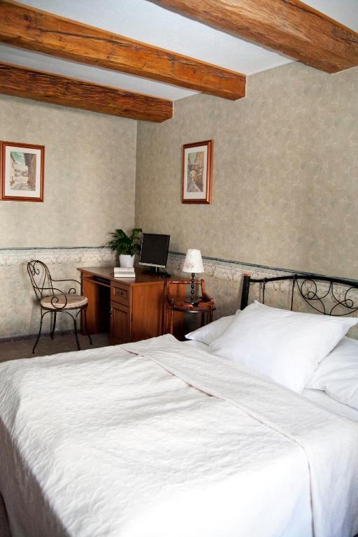 Hotel U Zlateho Lva 3*